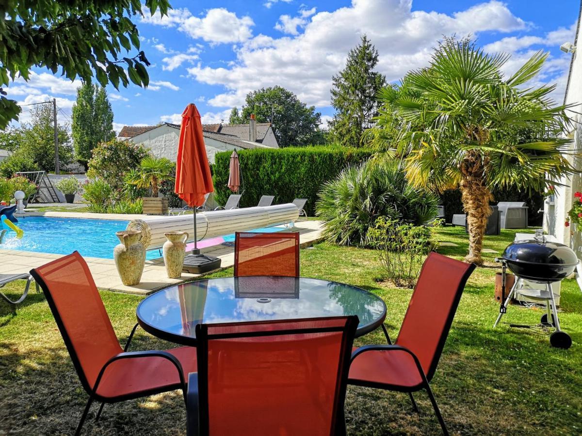 Gite Pause Au Jardin Piscine Chauffee Saint-Branchs Exterior photo