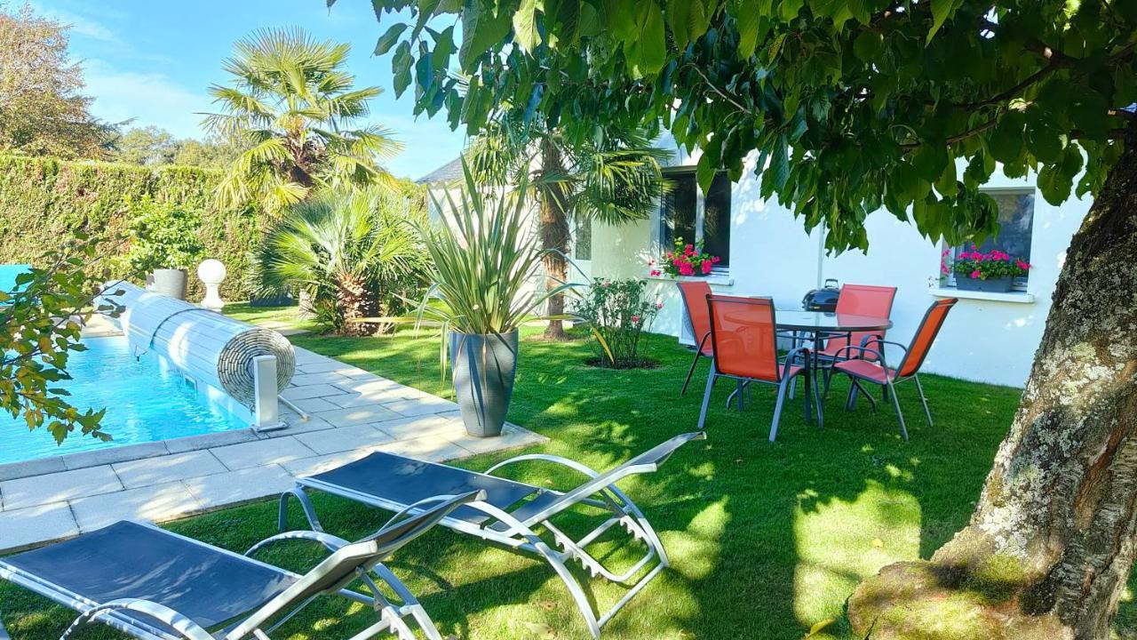 Gite Pause Au Jardin Piscine Chauffee Saint-Branchs Exterior photo