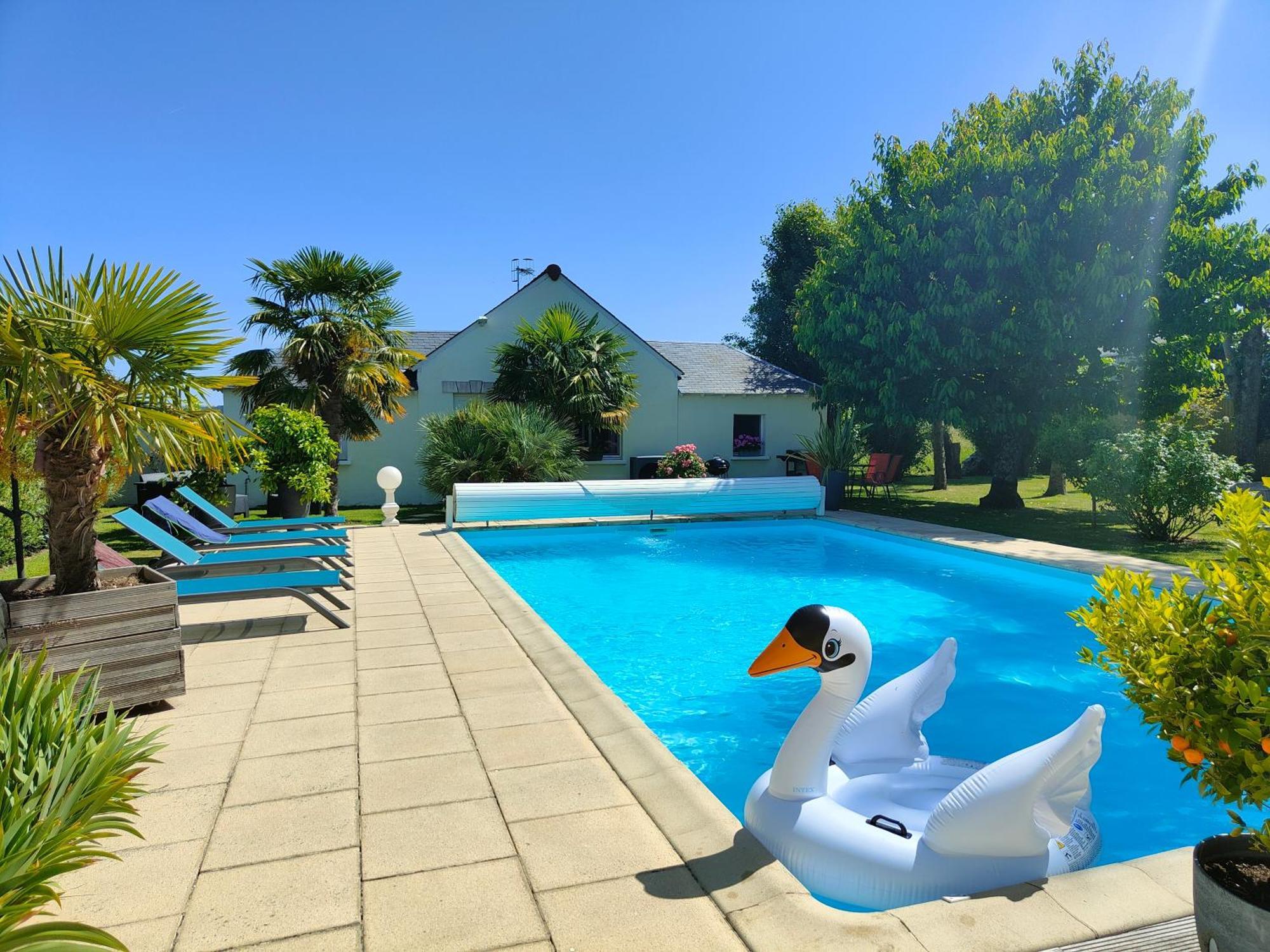 Gite Pause Au Jardin Piscine Chauffee Saint-Branchs Exterior photo